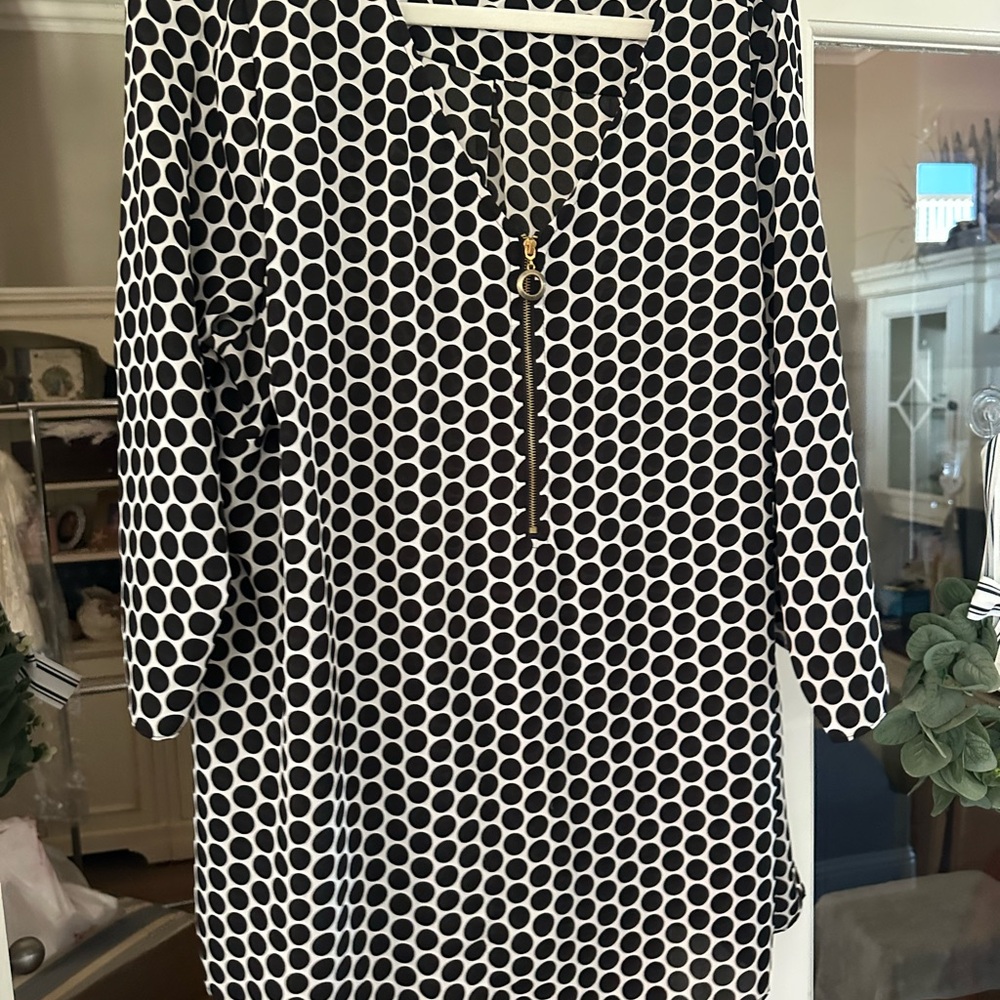 Avenue Monochrome Circle Pattern blouse